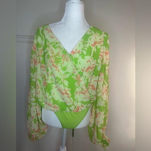 Flying Tomato bodysuits Floral Long Sleeve Blouse size M - Picture 4 of 8